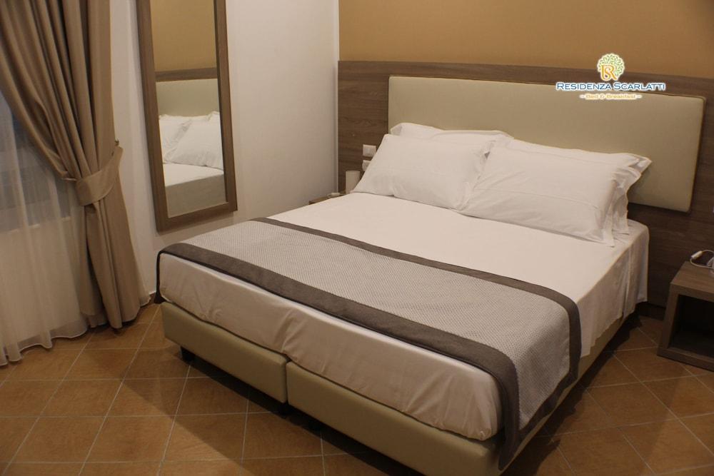 Hotiday Room Collection - Napoli Residenza Scarlatti Екстер'єр фото