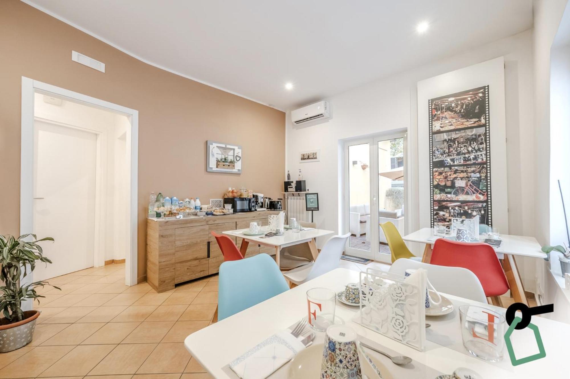 Hotiday Room Collection - Napoli Residenza Scarlatti Екстер'єр фото