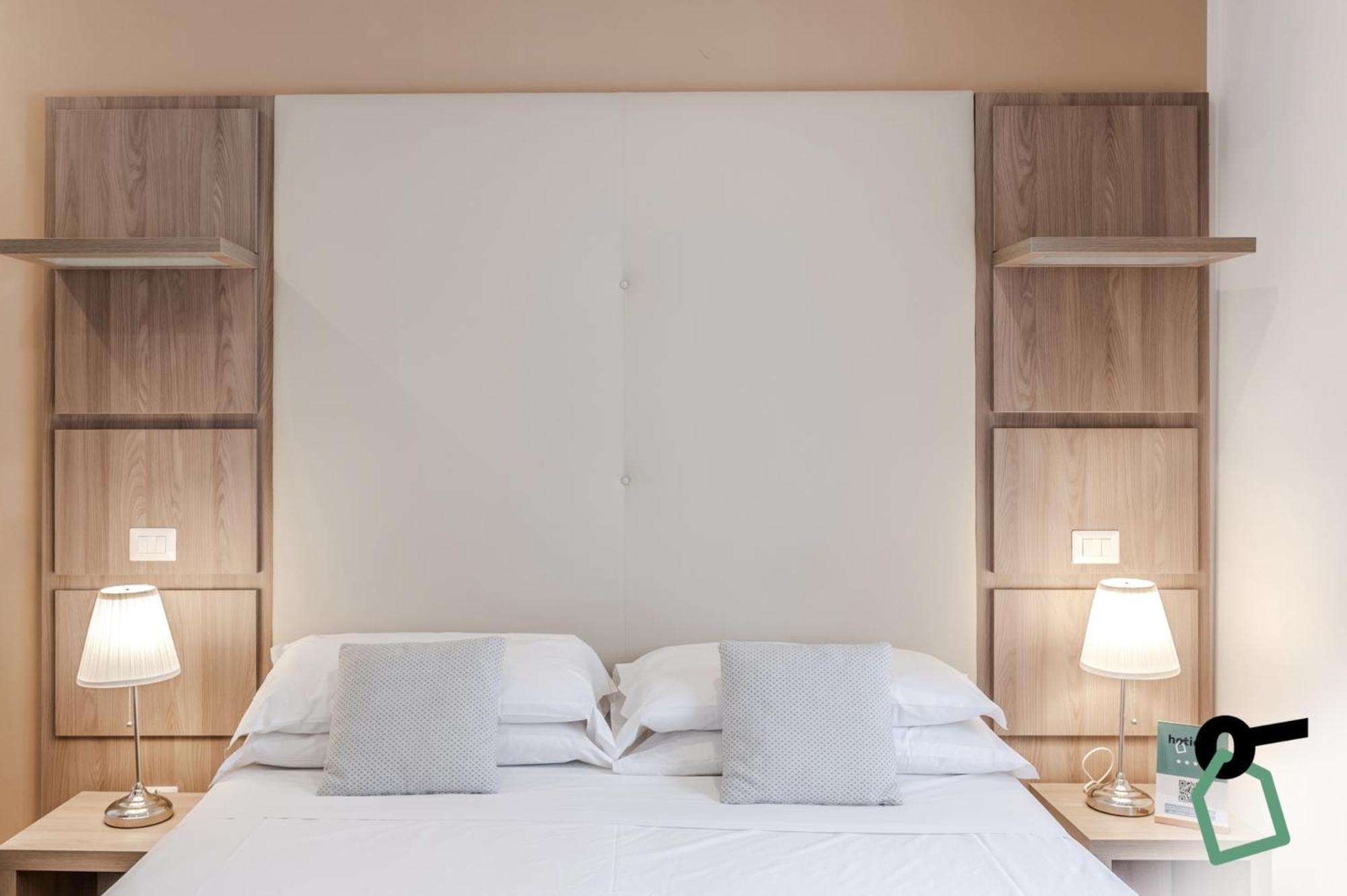 Hotiday Room Collection - Napoli Residenza Scarlatti Екстер'єр фото