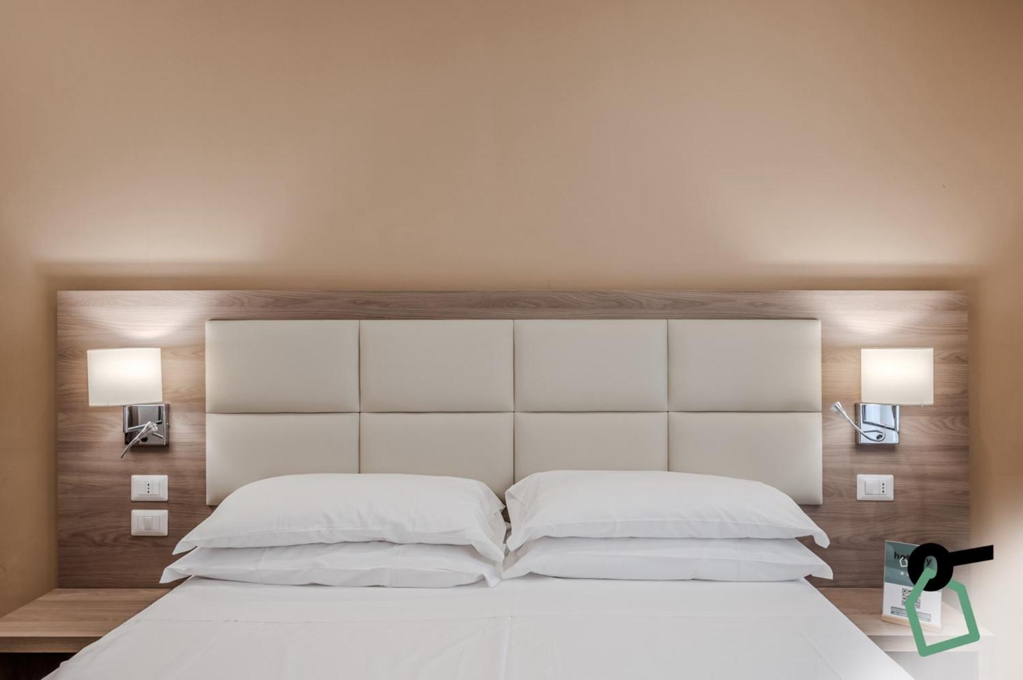 Hotiday Room Collection - Napoli Residenza Scarlatti Екстер'єр фото